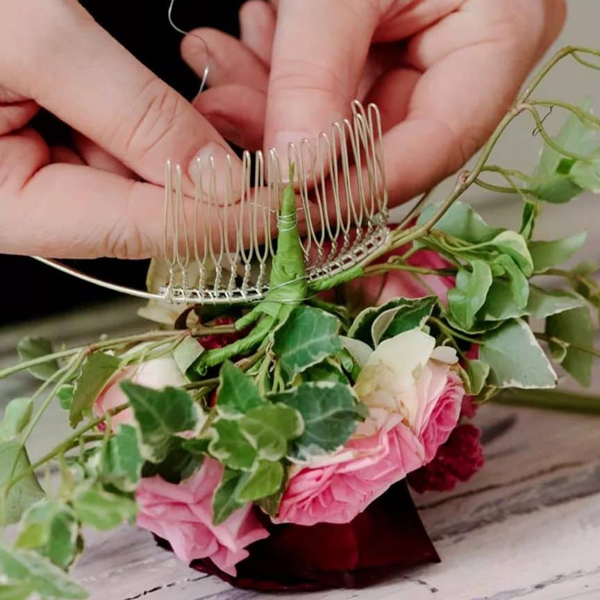 Kako napraviti cvetni češalj za kosu